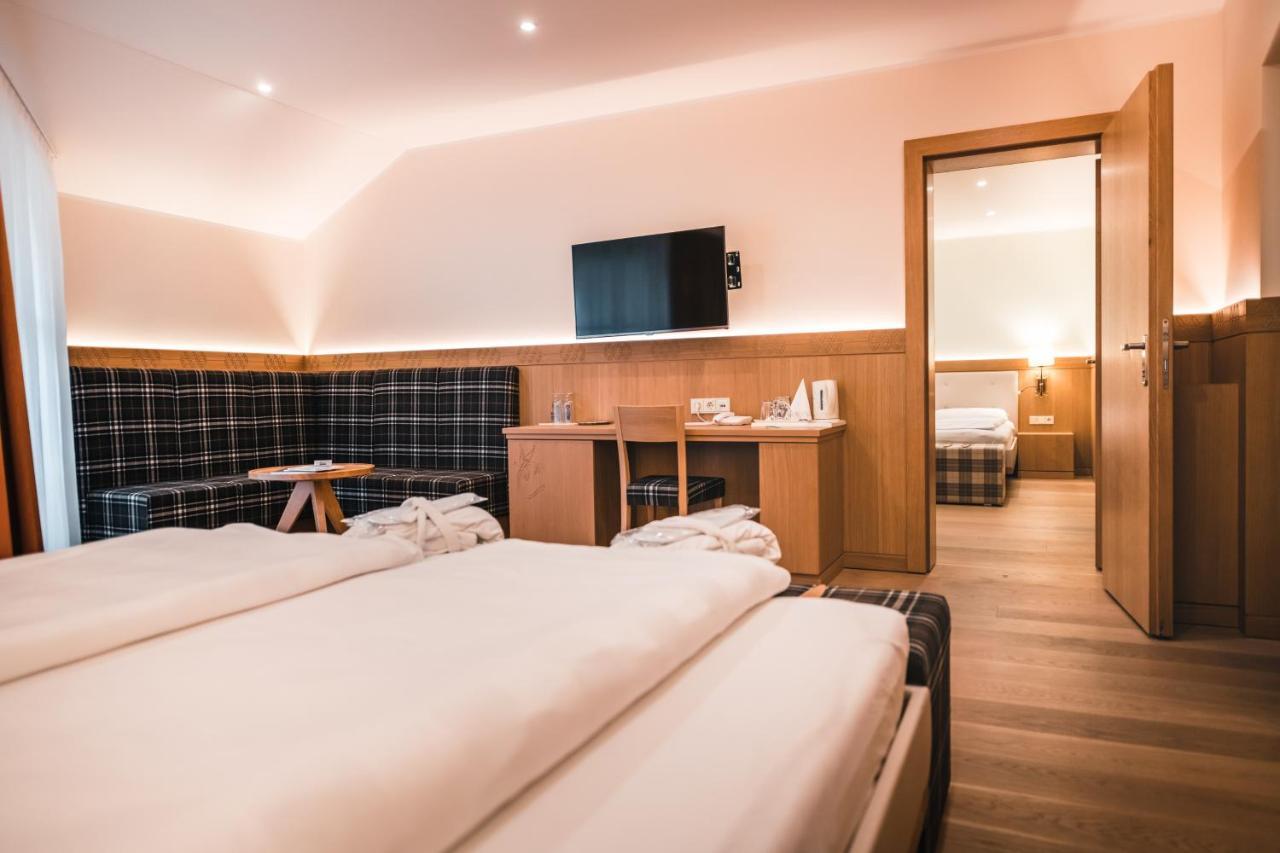 Das Salvator Iris Porsche Landhotel Friesach  Buitenkant foto