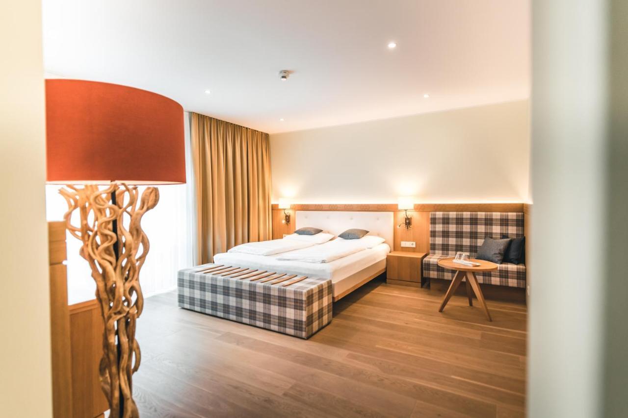 Das Salvator Iris Porsche Landhotel Friesach  Buitenkant foto