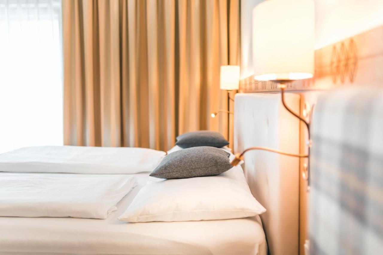 Das Salvator Iris Porsche Landhotel Friesach  Buitenkant foto