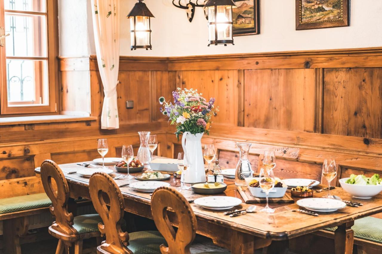 Das Salvator Iris Porsche Landhotel Friesach  Buitenkant foto