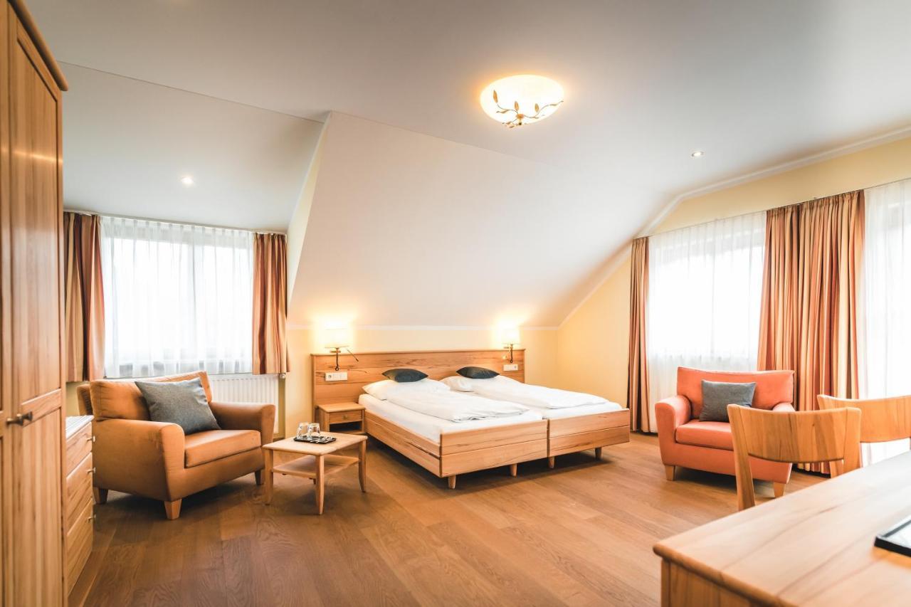 Das Salvator Iris Porsche Landhotel Friesach  Buitenkant foto