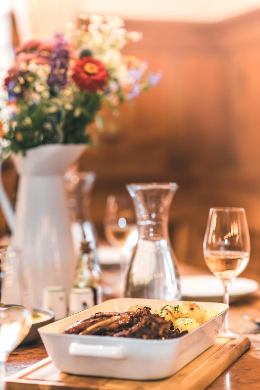 Das Salvator Iris Porsche Landhotel Friesach  Buitenkant foto