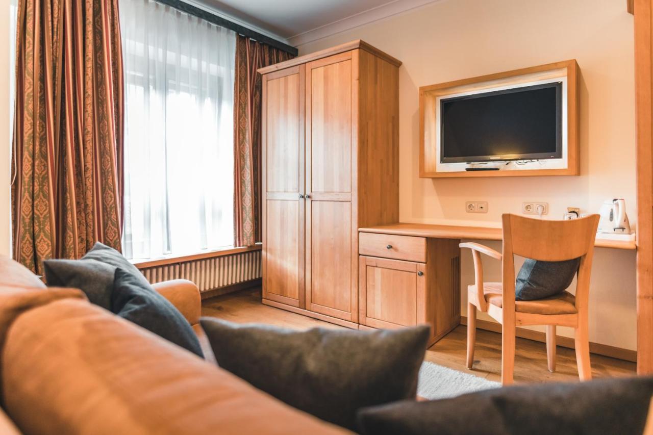Das Salvator Iris Porsche Landhotel Friesach  Buitenkant foto