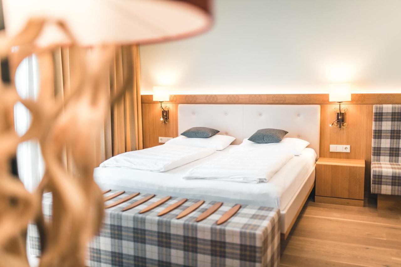 Das Salvator Iris Porsche Landhotel Friesach  Buitenkant foto