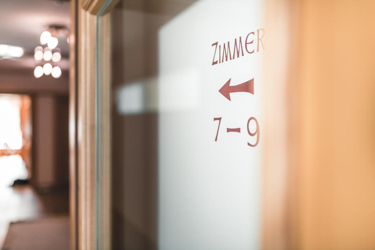 Das Salvator Iris Porsche Landhotel Friesach  Buitenkant foto